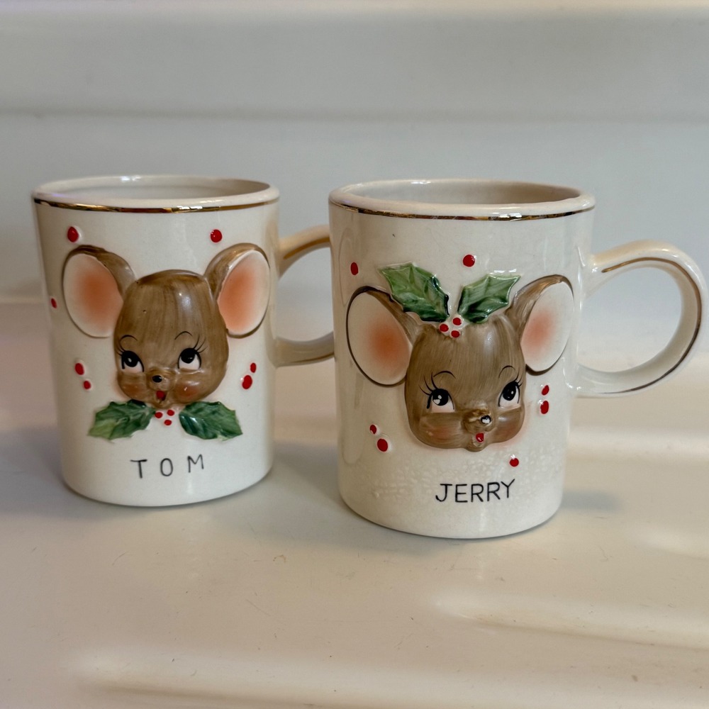 Vintage Josef Originals Tom and Jerry Christmas Mugs 3D Mouse Gold Trim Set of 2